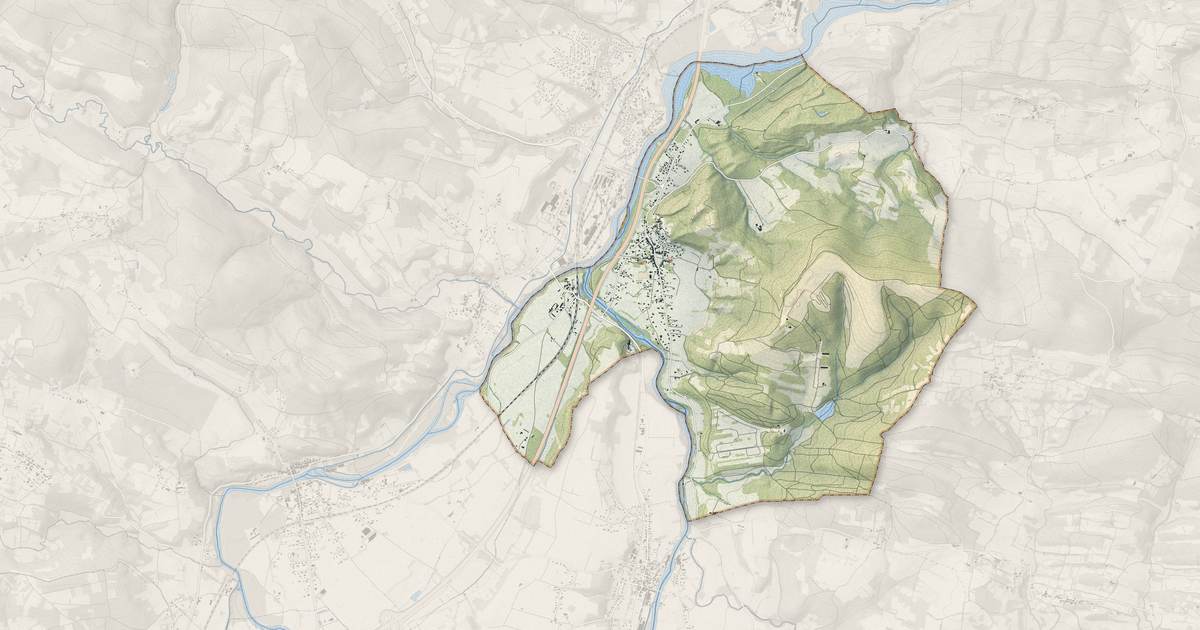 Portrait cartographique de Roquefort-sur-Garonne : relief, eau, forêts, bâti et voies, calculés à partir des données de l'IGN