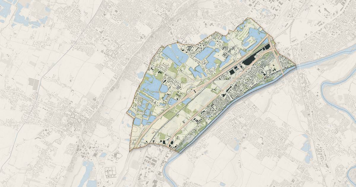 Portrait cartographique de Roques : relief, eau, forêts, bâti et voies, calculés à partir des données de l'IGN