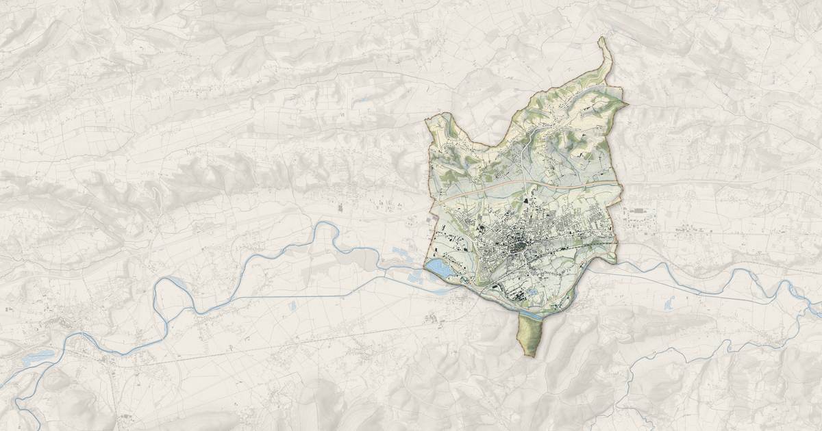 Portrait cartographique de Saint-Gaudens : relief, eau, forêts, bâti et voies, calculés à partir des données de l'IGN