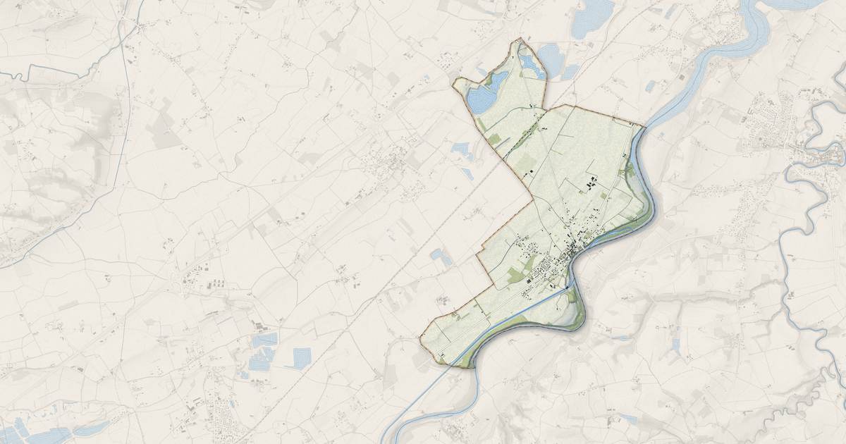 Portrait cartographique de Saint-Julien-sur-Garonne : relief, eau, forêts, bâti et voies, calculés à partir des données de l'IGN