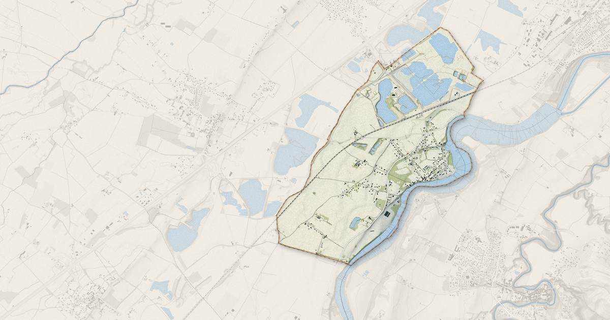Portrait cartographique de Salles-sur-Garonne : relief, eau, forêts, bâti et voies, calculés à partir des données de l'IGN