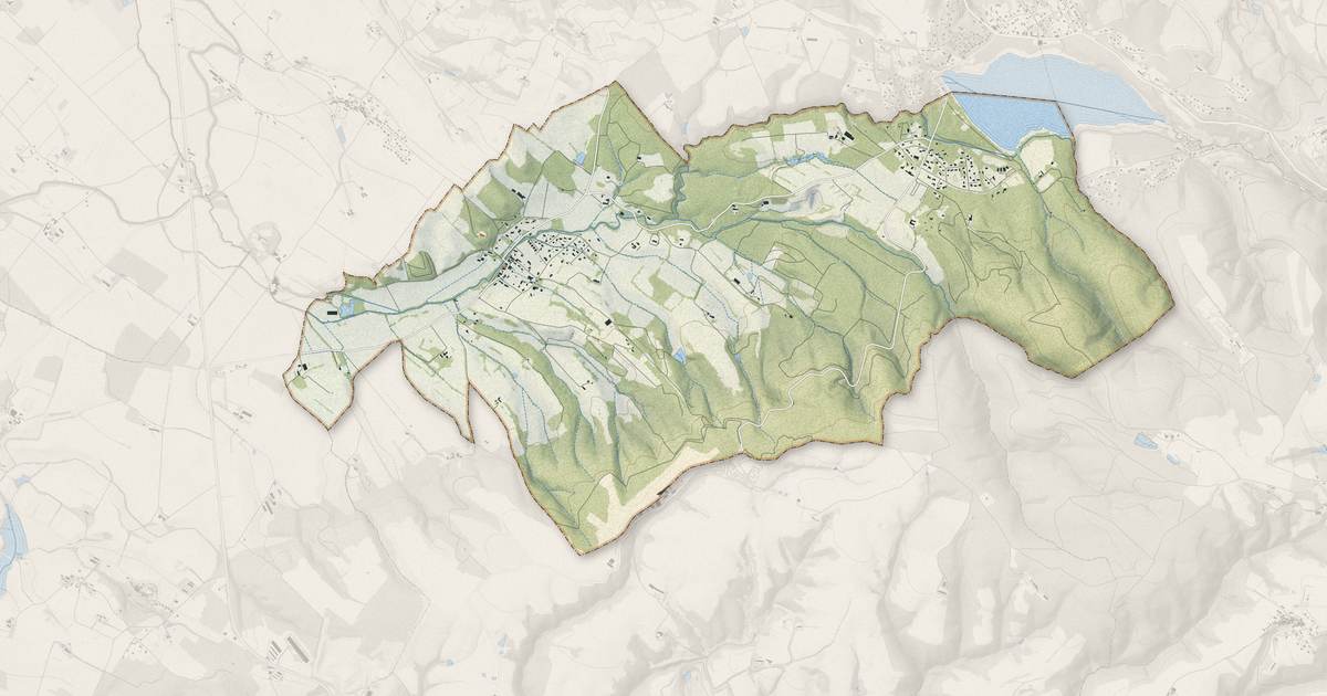 Portrait cartographique de Vaudreuille : relief, eau, forêts, bâti et voies, calculés à partir des données de l'IGN