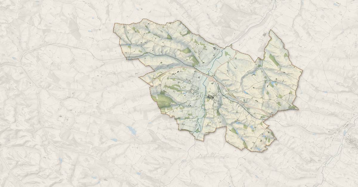 Portrait cartographique de Aubiet : relief, eau, forêts, bâti et voies, calculés à partir des données de l'IGN
