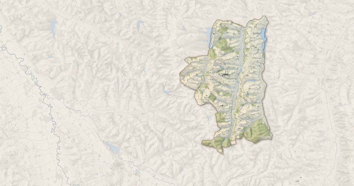 Portrait cartographique de Bassoues : relief, eau, forêts, bâti et voies, calculés à partir des données de l'IGN