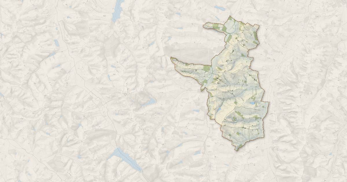 Portrait cartographique de Belmont : relief, eau, forêts, bâti et voies, calculés à partir des données de l'IGN