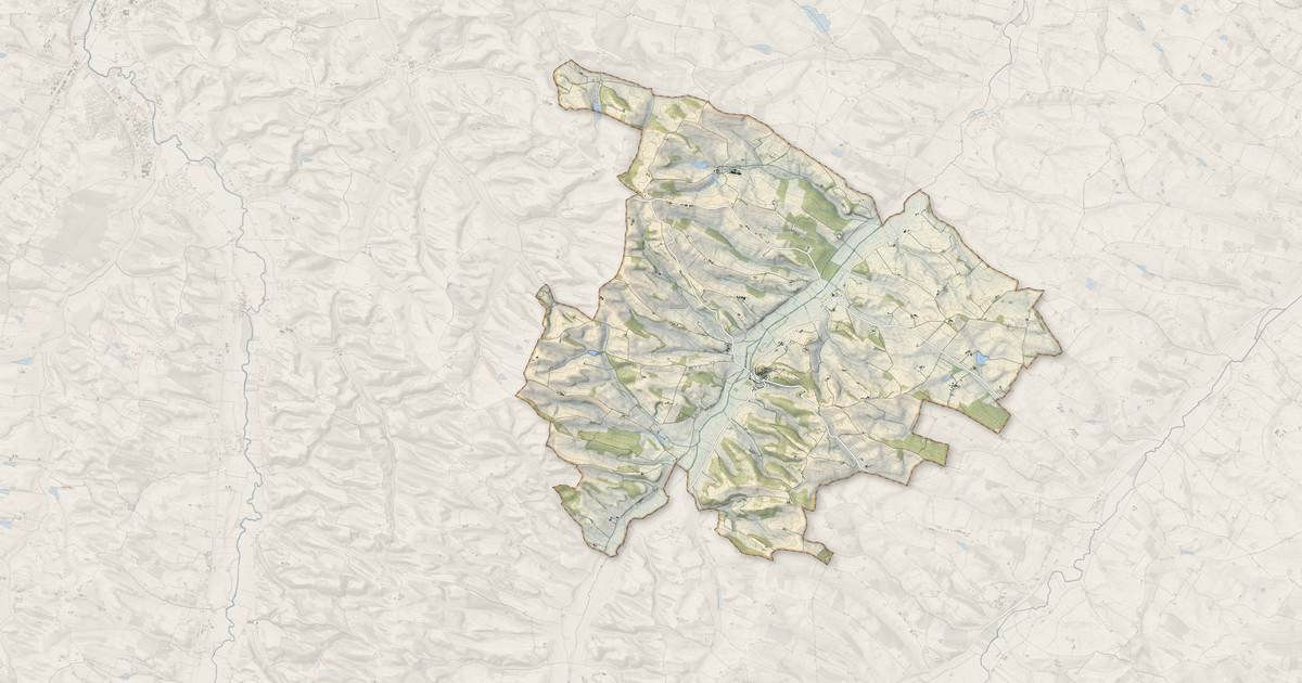 Portrait cartographique de Castelnau-Barbarens : relief, eau, forêts, bâti et voies, calculés à partir des données de l'IGN