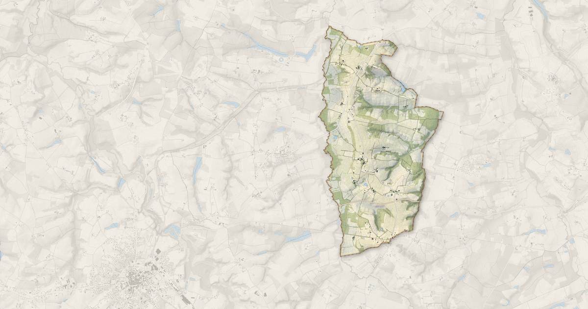 Portrait cartographique de Cazeneuve : relief, eau, forêts, bâti et voies, calculés à partir des données de l'IGN