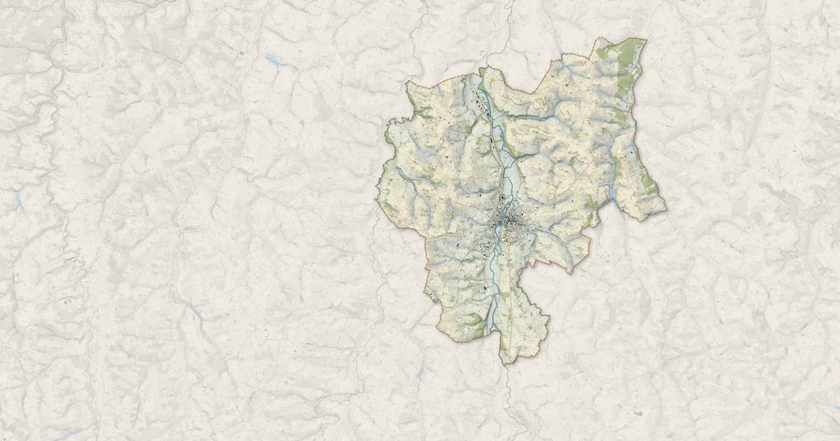 Portrait cartographique de Condom : relief, eau, forêts, bâti et voies, calculés à partir des données de l'IGN