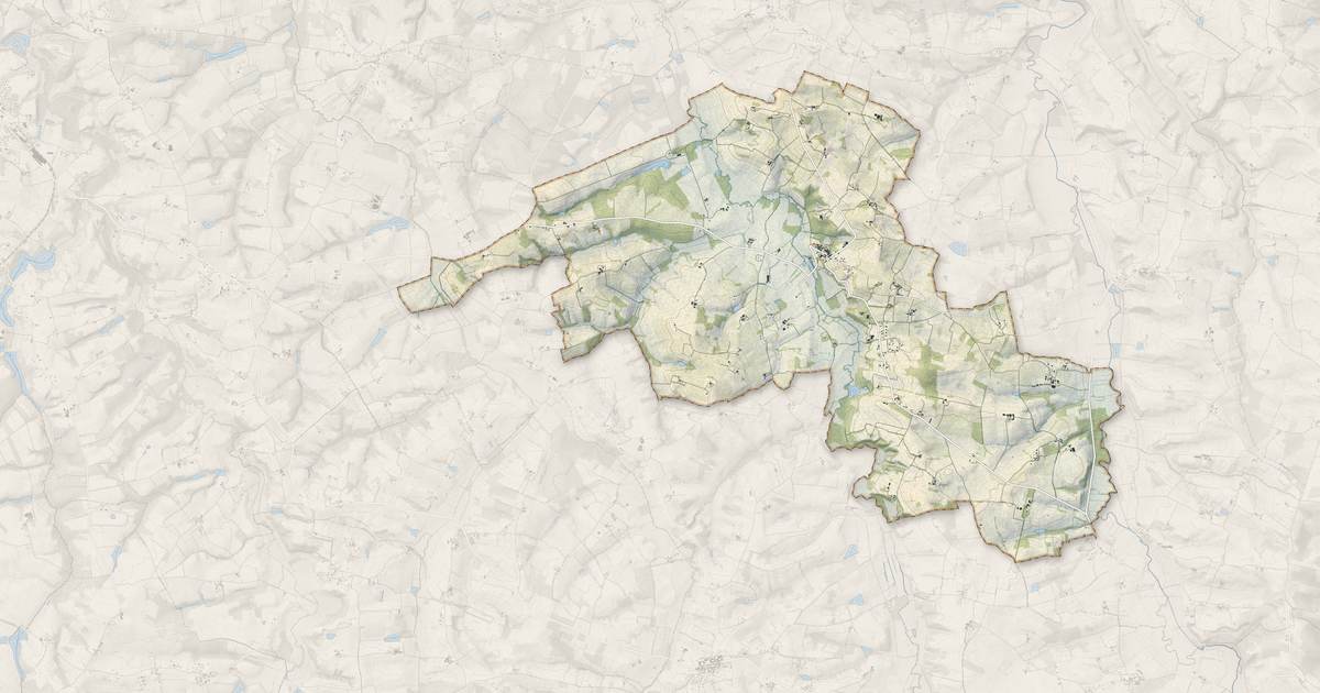 Portrait cartographique de Courrensan : relief, eau, forêts, bâti et voies, calculés à partir des données de l'IGN