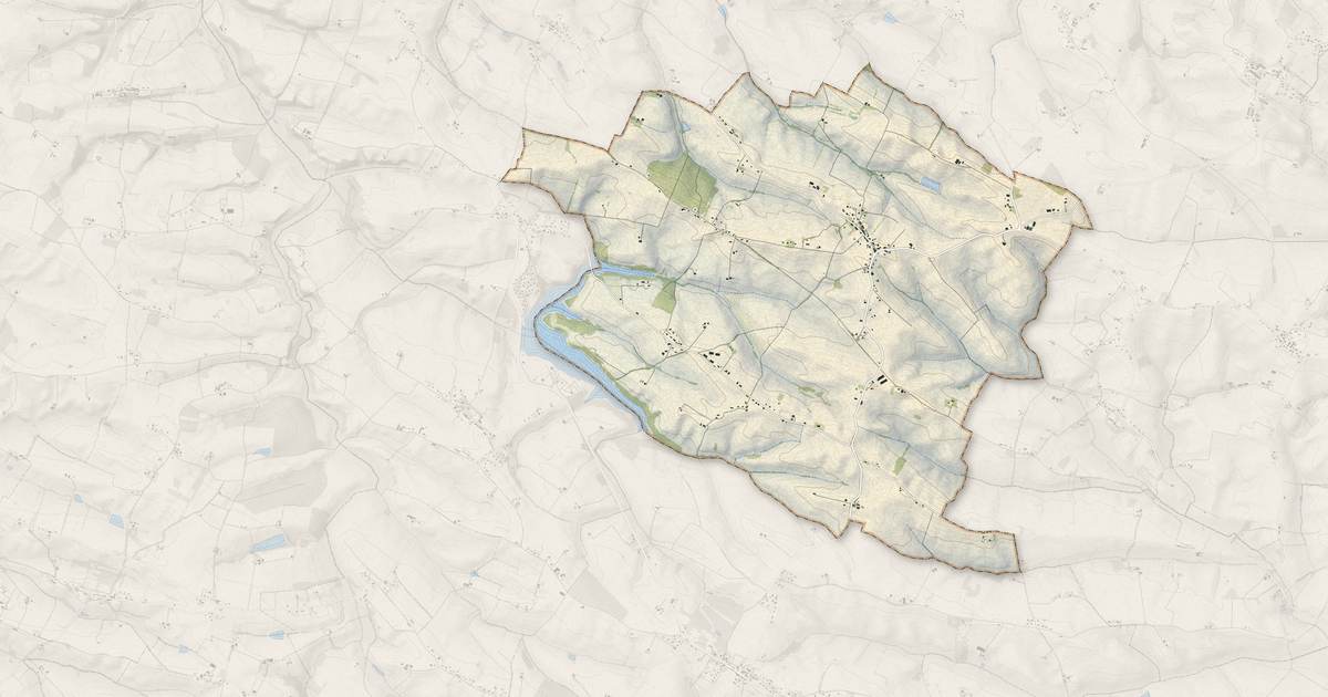Portrait cartographique de Encausse : relief, eau, forêts, bâti et voies, calculés à partir des données de l'IGN