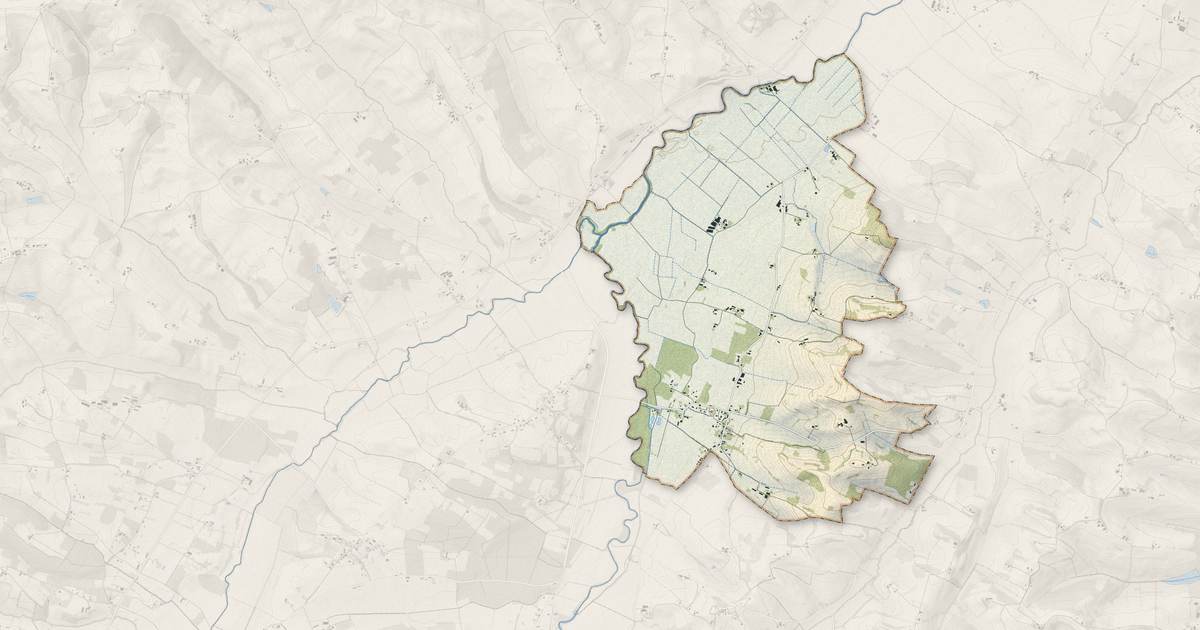Portrait cartographique de Espaon : relief, eau, forêts, bâti et voies, calculés à partir des données de l'IGN