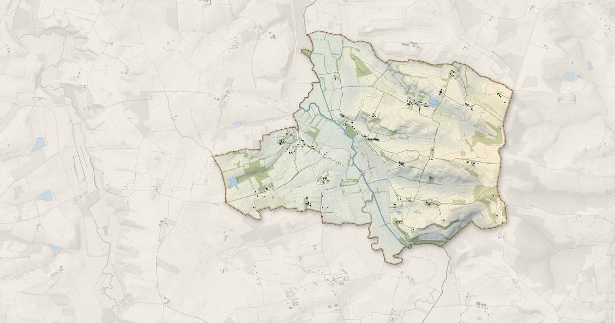 Portrait cartographique de Justian : relief, eau, forêts, bâti et voies, calculés à partir des données de l'IGN