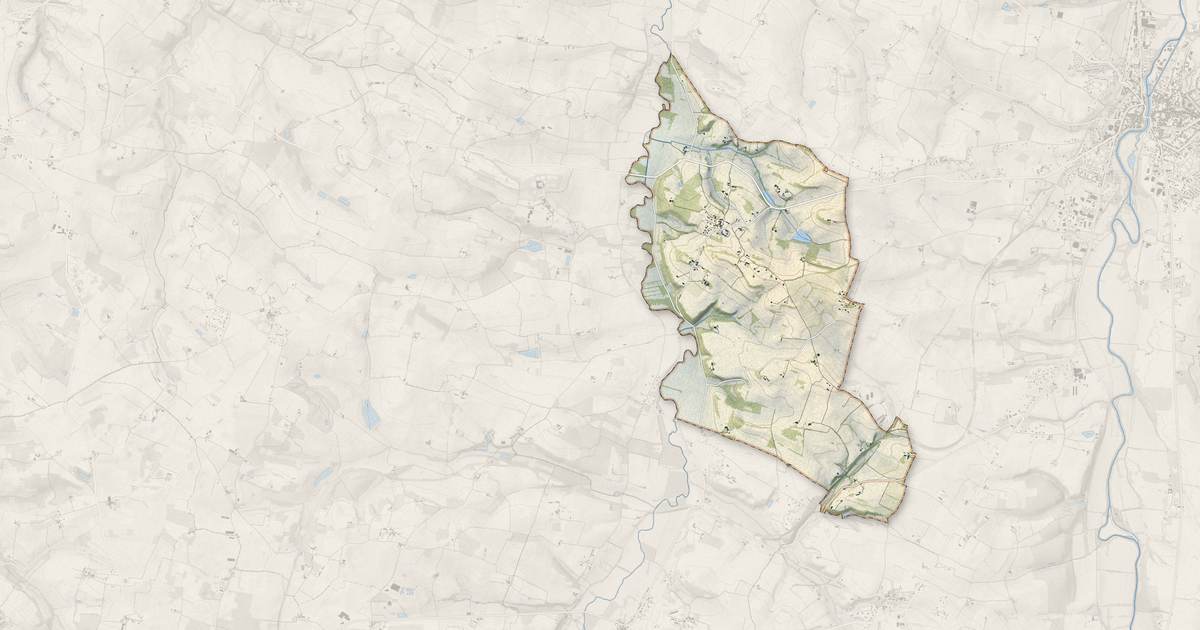Portrait cartographique de Larressingle : relief, eau, forêts, bâti et voies, calculés à partir des données de l'IGN
