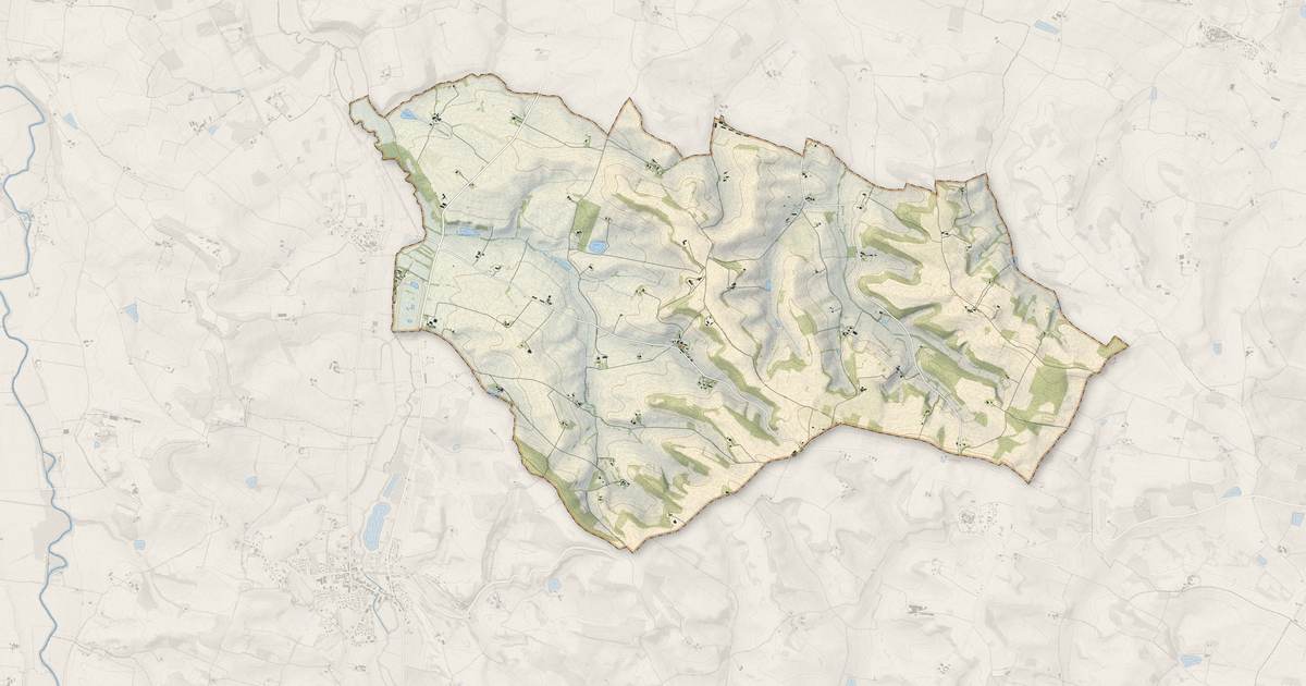 Portrait cartographique de Larroque-Saint-Sernin : relief, eau, forêts, bâti et voies, calculés à partir des données de l'IGN