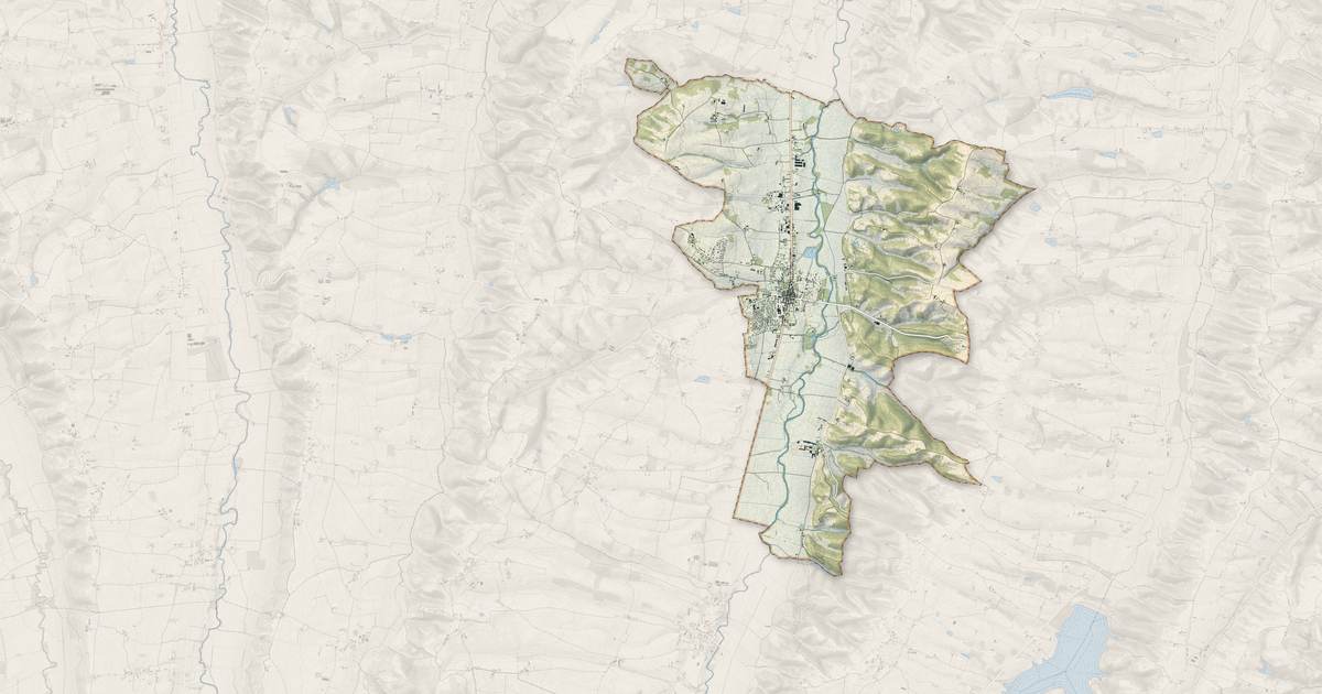 Portrait cartographique de Masseube : relief, eau, forêts, bâti et voies, calculés à partir des données de l'IGN