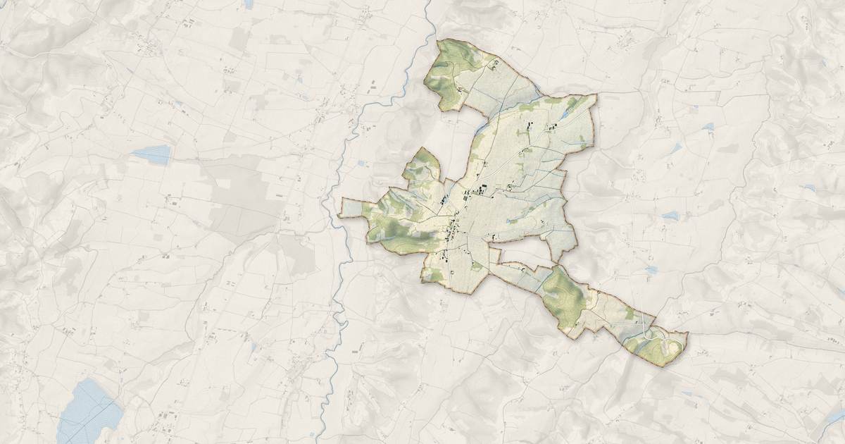 Portrait cartographique de Mont-d'Astarac : relief, eau, forêts, bâti et voies, calculés à partir des données de l'IGN