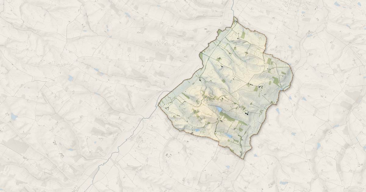 Portrait cartographique de Montiron : relief, eau, forêts, bâti et voies, calculés à partir des données de l'IGN