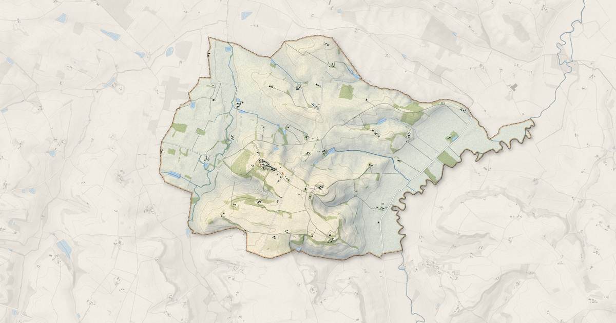 Portrait cartographique de Plieux : relief, eau, forêts, bâti et voies, calculés à partir des données de l'IGN