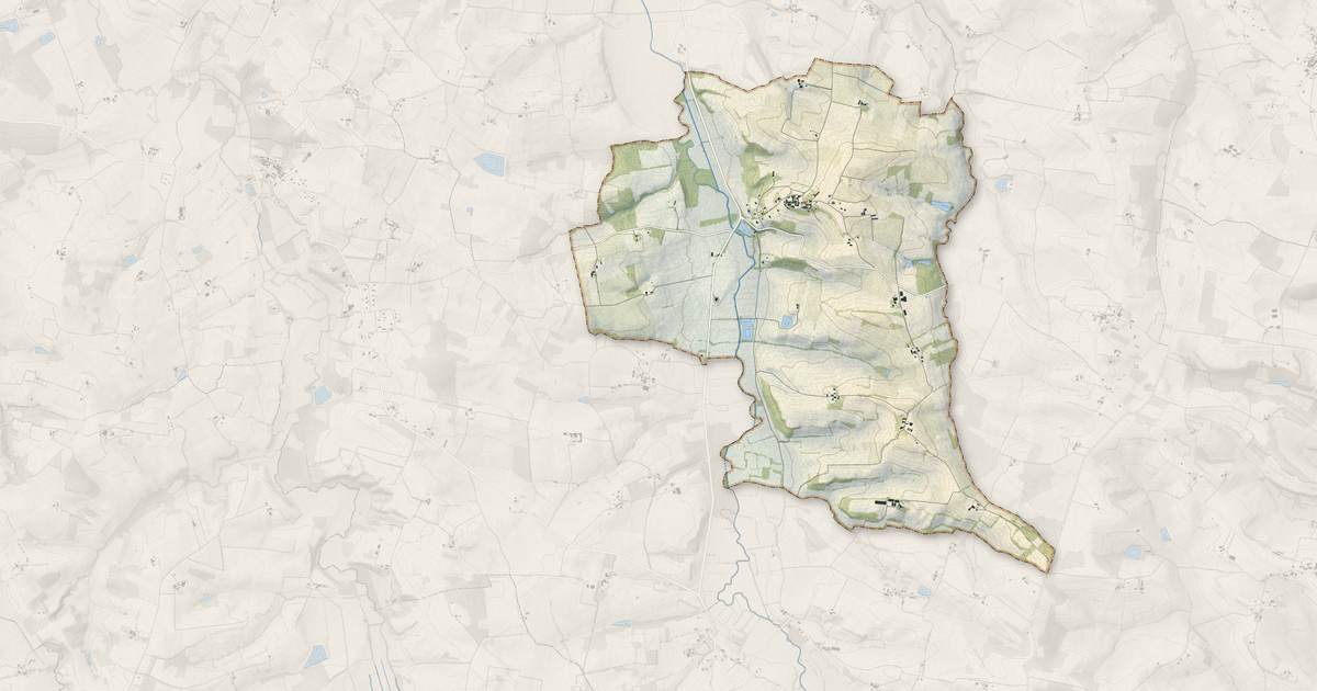 Portrait cartographique de Roques : relief, eau, forêts, bâti et voies, calculés à partir des données de l'IGN