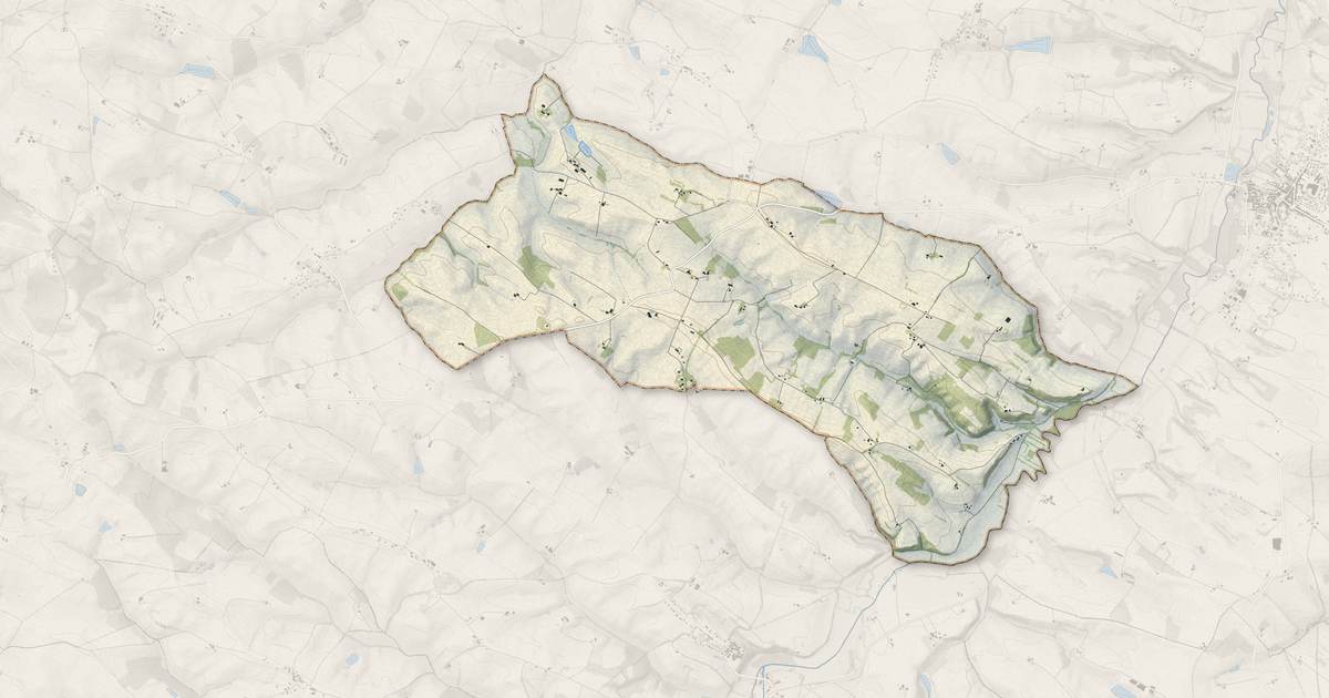 Portrait cartographique de Saint-Antonin : relief, eau, forêts, bâti et voies, calculés à partir des données de l'IGN