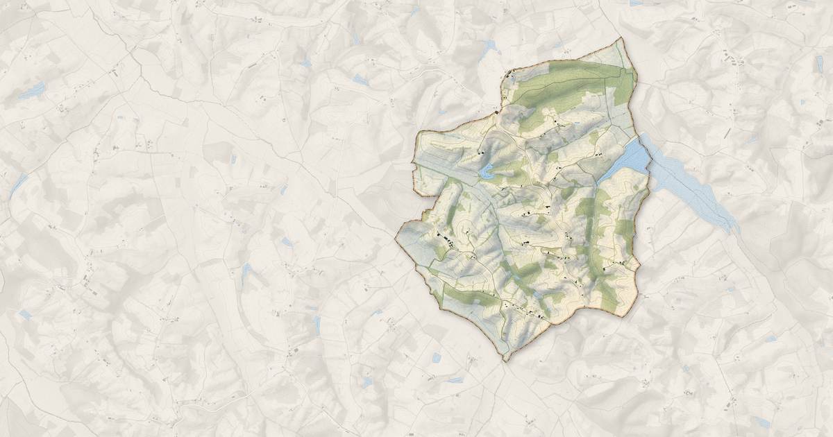 Portrait cartographique de Saint-Pierre-d'Aubézies : relief, eau, forêts, bâti et voies, calculés à partir des données de l'IGN