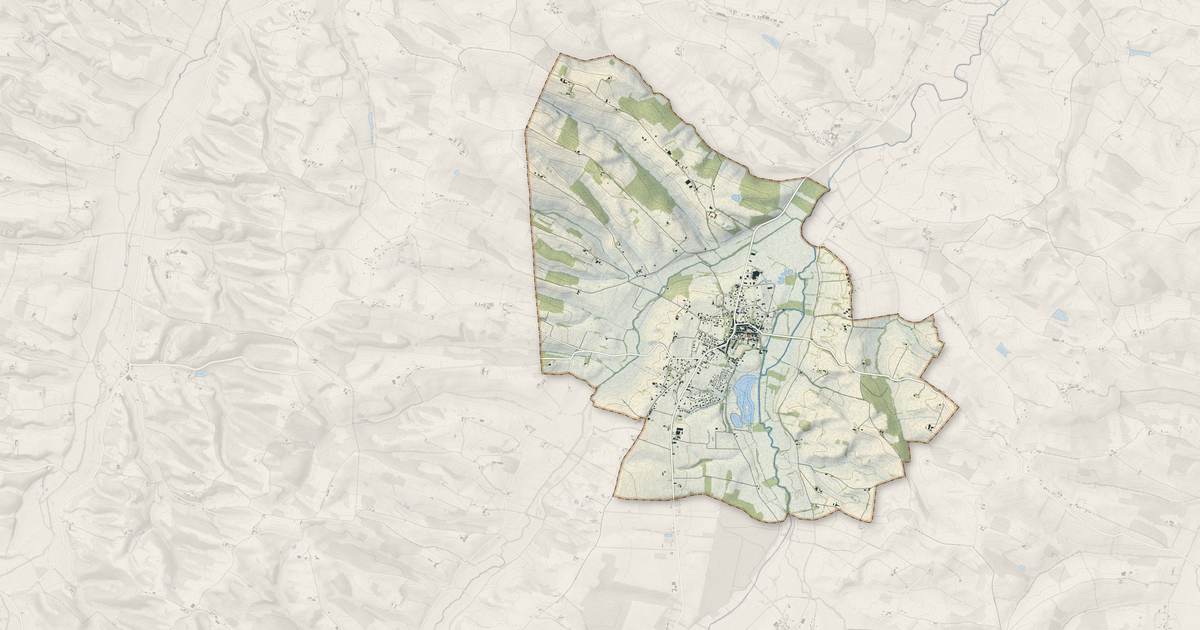 Portrait cartographique de Saramon : relief, eau, forêts, bâti et voies, calculés à partir des données de l'IGN