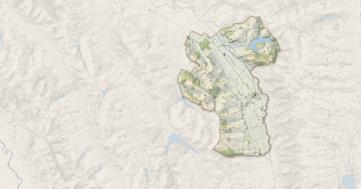 Portrait cartographique de Tillac : relief, eau, forêts, bâti et voies, calculés à partir des données de l'IGN