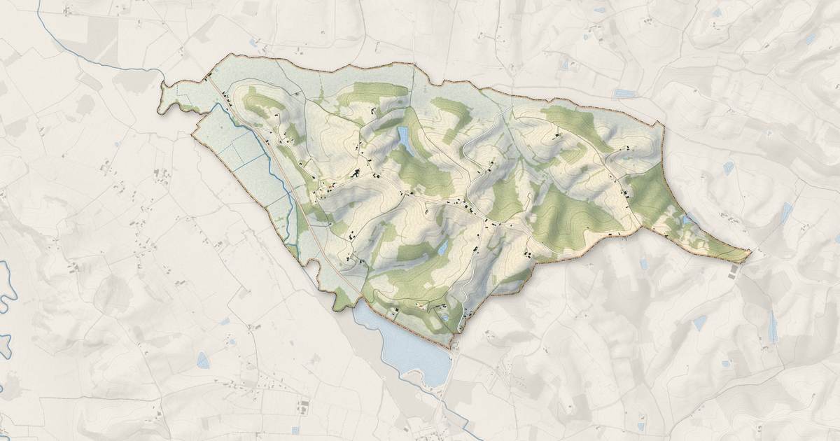 Portrait cartographique de Tourdun : relief, eau, forêts, bâti et voies, calculés à partir des données de l'IGN