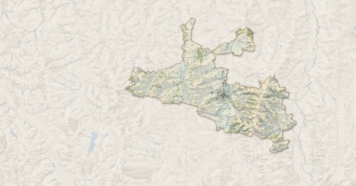 Portrait cartographique de Vic-Fezensac : relief, eau, forêts, bâti et voies, calculés à partir des données de l'IGN