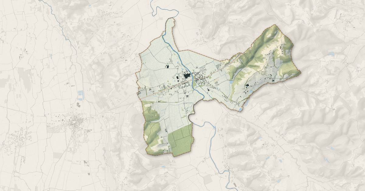 Portrait cartographique de Villecomtal-sur-Arros : relief, eau, forêts, bâti et voies, calculés à partir des données de l'IGN