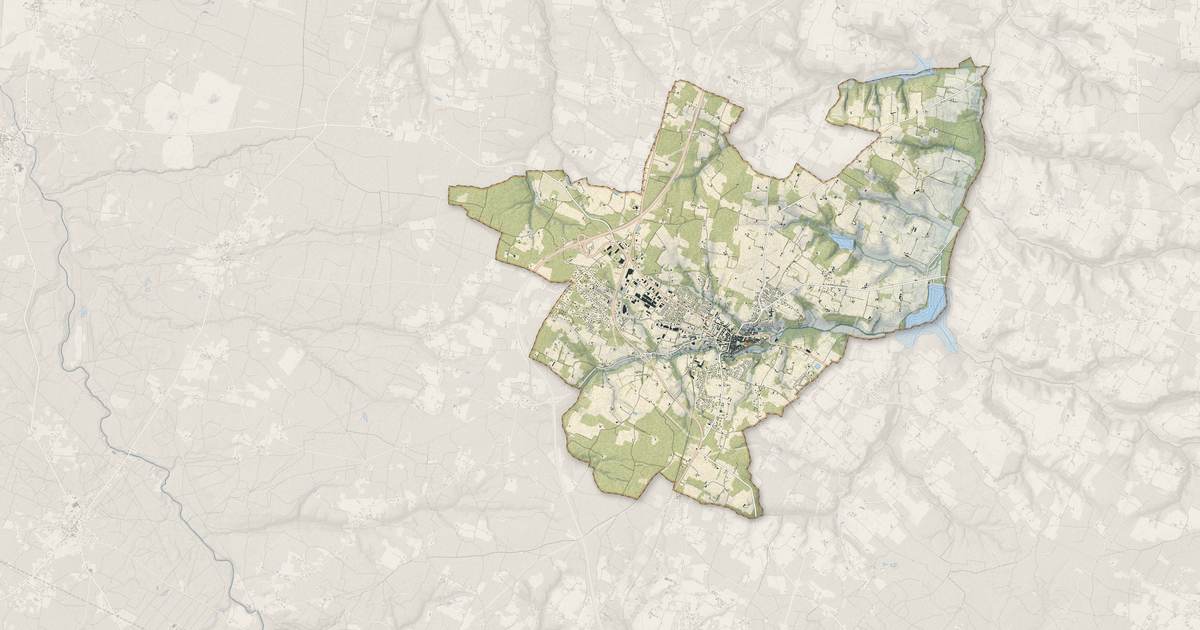 Portrait cartographique de Bazas : relief, eau, forêts, bâti et voies, calculés à partir des données de l'IGN