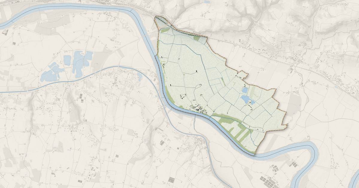 Portrait cartographique de Bourdelles : relief, eau, forêts, bâti et voies, calculés à partir des données de l'IGN