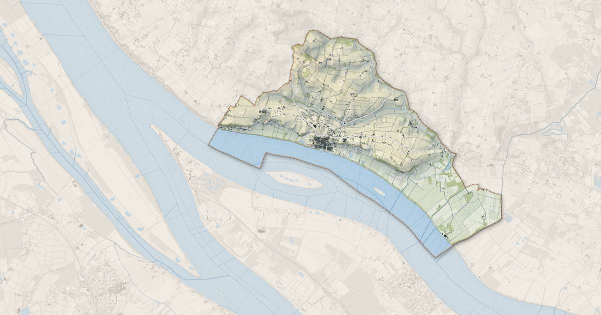 Portrait cartographique de Bourg : relief, eau, forêts, bâti et voies, calculés à partir des données de l'IGN