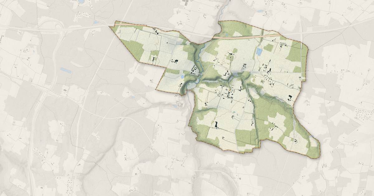 Portrait cartographique de Brannens : relief, eau, forêts, bâti et voies, calculés à partir des données de l'IGN