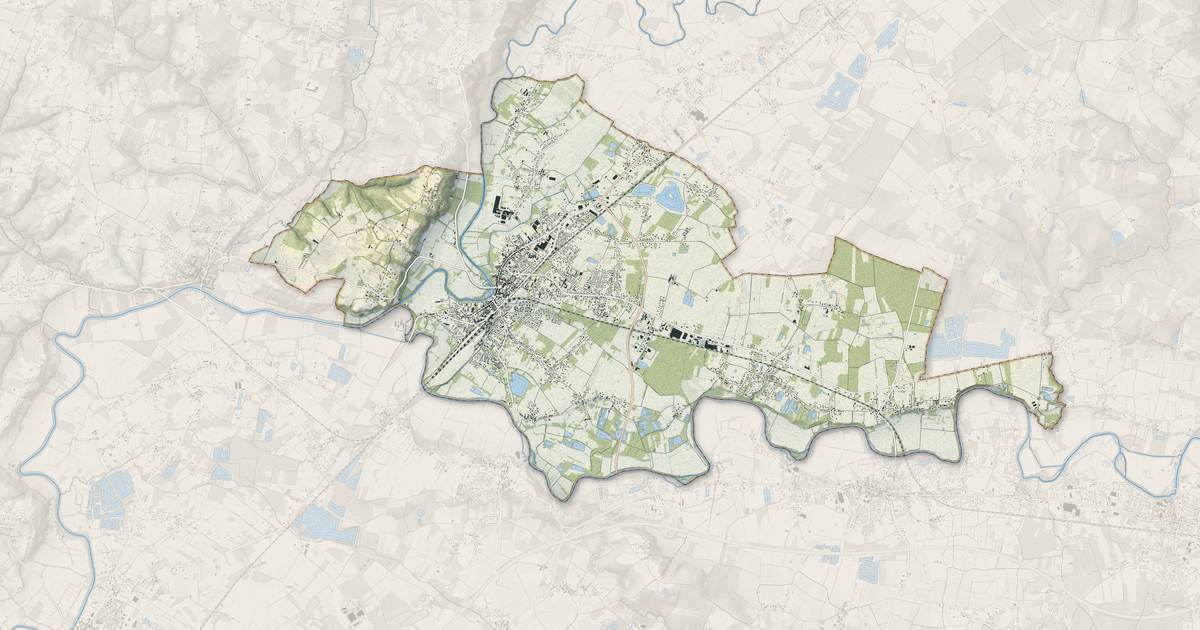 Portrait cartographique de Coutras : relief, eau, forêts, bâti et voies, calculés à partir des données de l'IGN