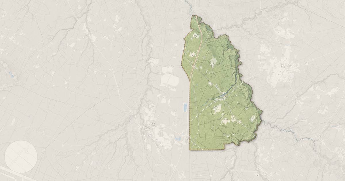 Portrait cartographique de Escaudes : relief, eau, forêts, bâti et voies, calculés à partir des données de l'IGN