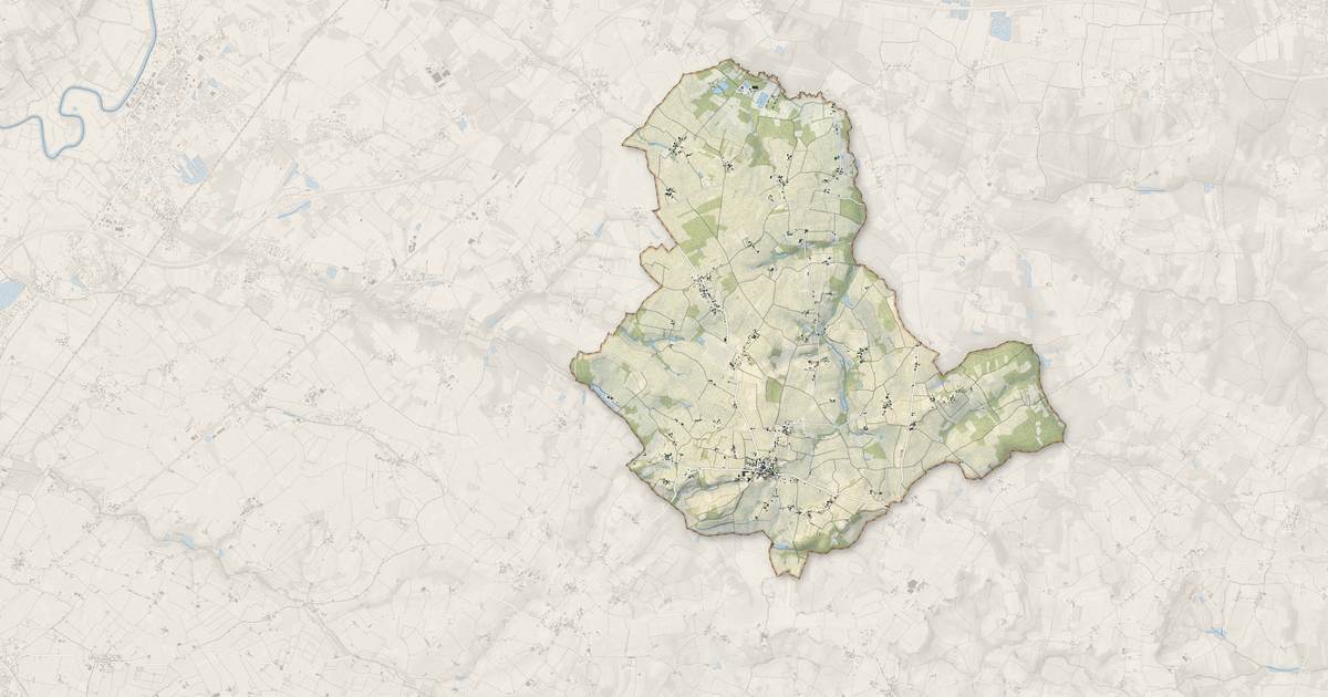 Portrait cartographique de Lussac : relief, eau, forêts, bâti et voies, calculés à partir des données de l'IGN