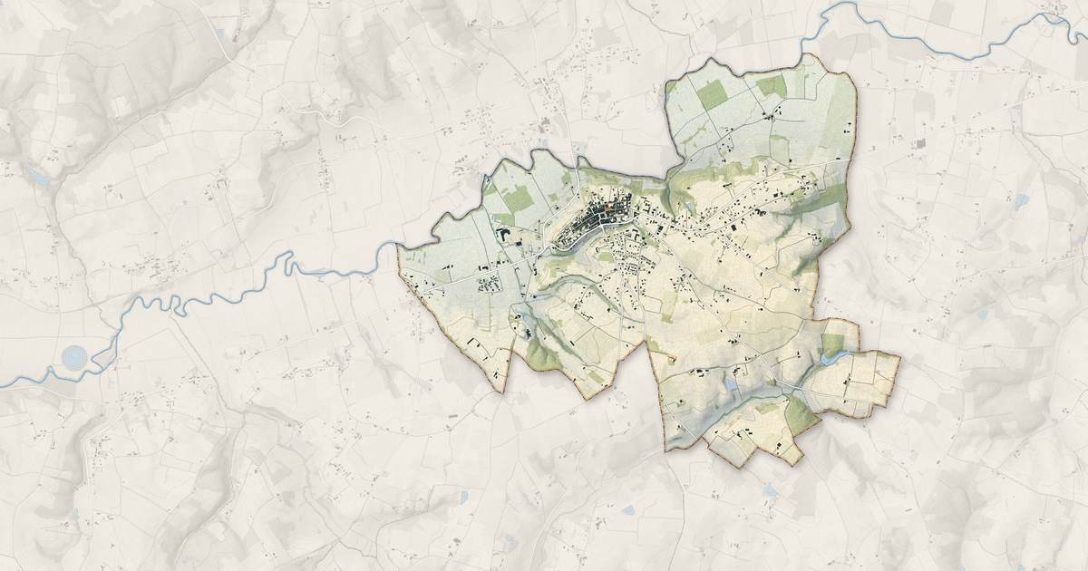 Portrait cartographique de Monségur : relief, eau, forêts, bâti et voies, calculés à partir des données de l'IGN