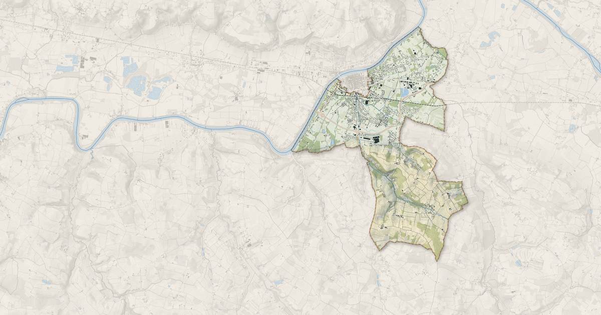 Portrait cartographique de Pineuilh : relief, eau, forêts, bâti et voies, calculés à partir des données de l'IGN