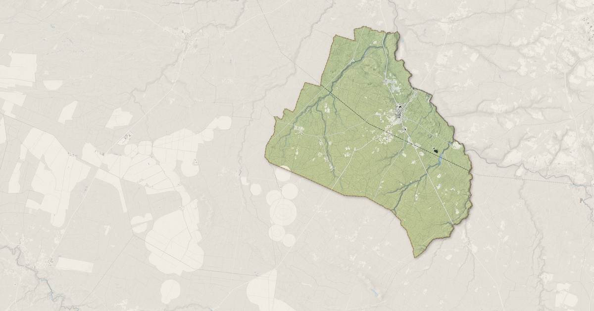 Portrait cartographique de Préchac : relief, eau, forêts, bâti et voies, calculés à partir des données de l'IGN