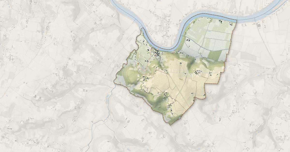 Portrait cartographique de Saint-Jean-de-Blaignac : relief, eau, forêts, bâti et voies, calculés à partir des données de l'IGN