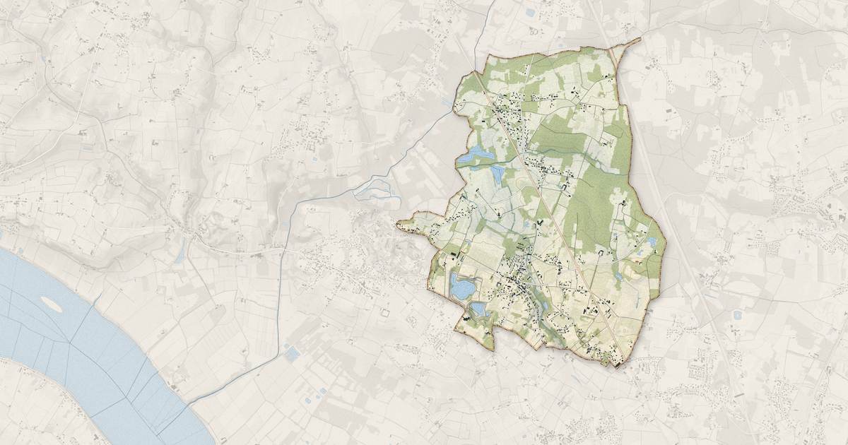Portrait cartographique de Saint-Laurent-d'Arce : relief, eau, forêts, bâti et voies, calculés à partir des données de l'IGN