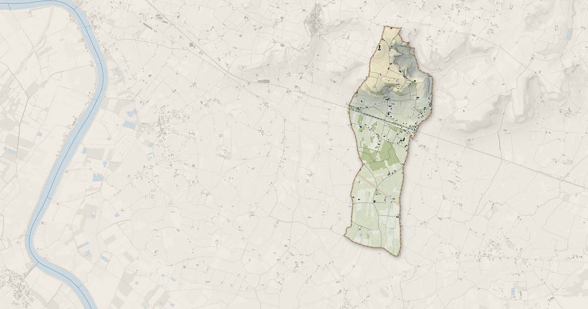Portrait cartographique de Saint-Laurent-des-Combes : relief, eau, forêts, bâti et voies, calculés à partir des données de l'IGN