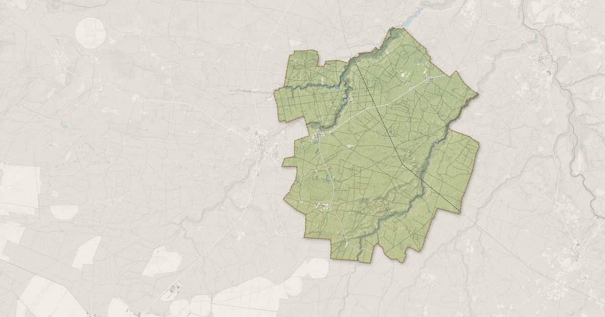 Portrait cartographique de Saint-Léger-de-Balson : relief, eau, forêts, bâti et voies, calculés à partir des données de l'IGN