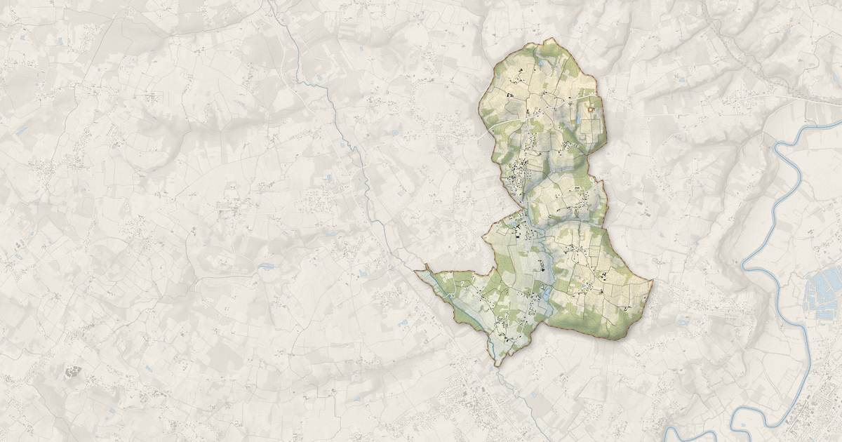 Portrait cartographique de Saint-Martin-du-Bois : relief, eau, forêts, bâti et voies, calculés à partir des données de l'IGN