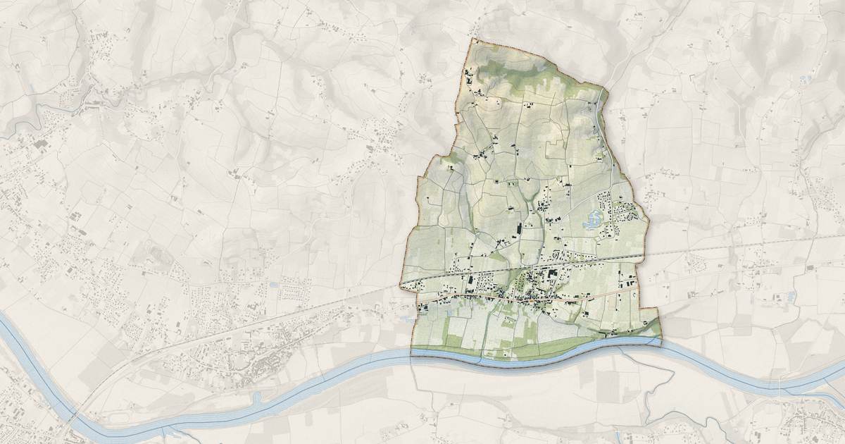 Portrait cartographique de Saint-Pierre-d'Aurillac : relief, eau, forêts, bâti et voies, calculés à partir des données de l'IGN