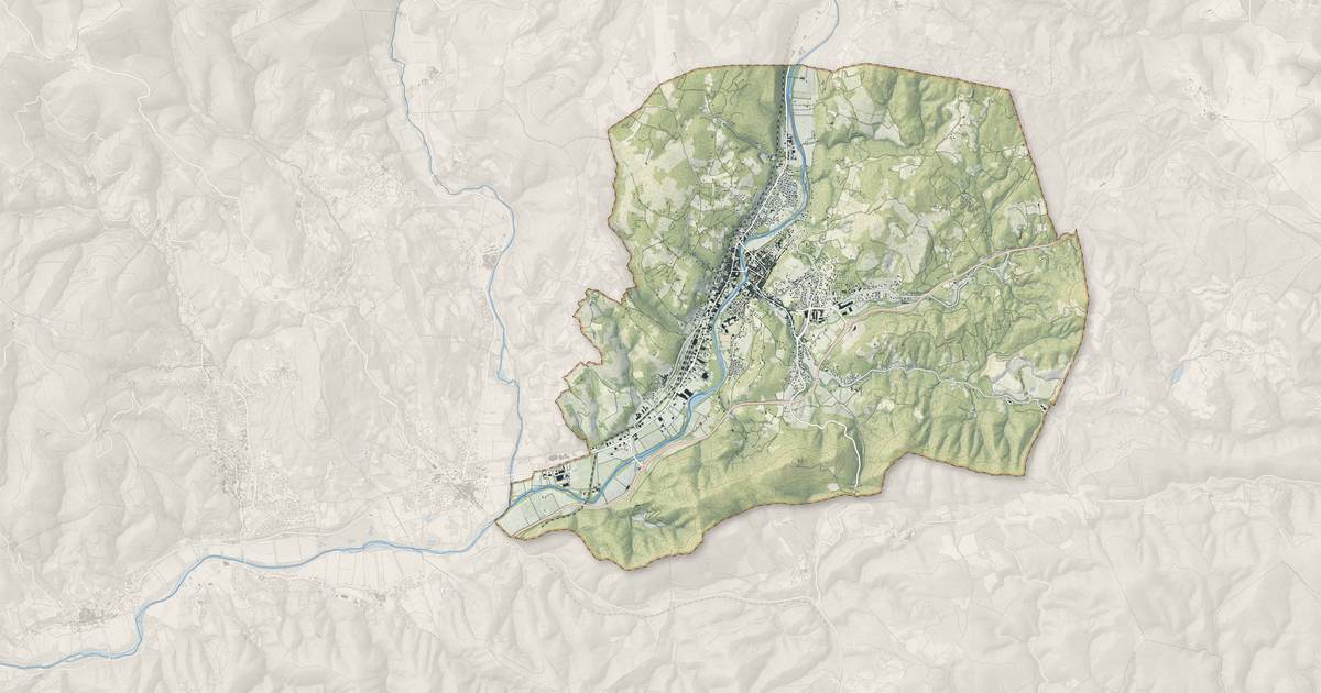 Portrait cartographique de Bédarieux : relief, eau, forêts, bâti et voies, calculés à partir des données de l'IGN