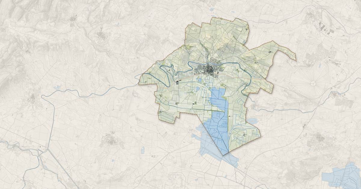 Portrait cartographique de Capestang : relief, eau, forêts, bâti et voies, calculés à partir des données de l'IGN