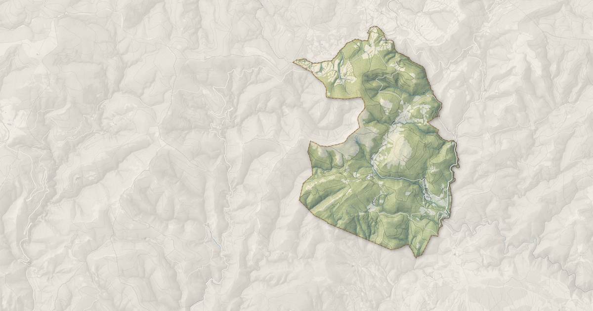 Portrait cartographique de Cassagnoles : relief, eau, forêts, bâti et voies, calculés à partir des données de l'IGN