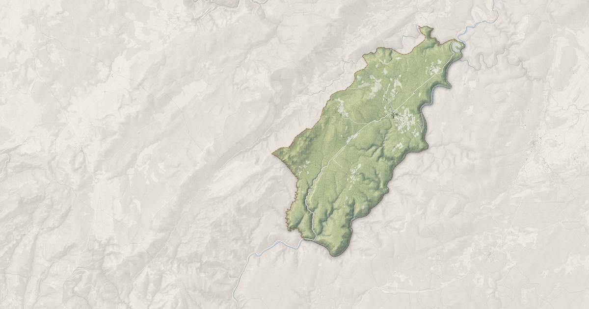 Portrait cartographique de Causse-de-la-Selle : relief, eau, forêts, bâti et voies, calculés à partir des données de l'IGN